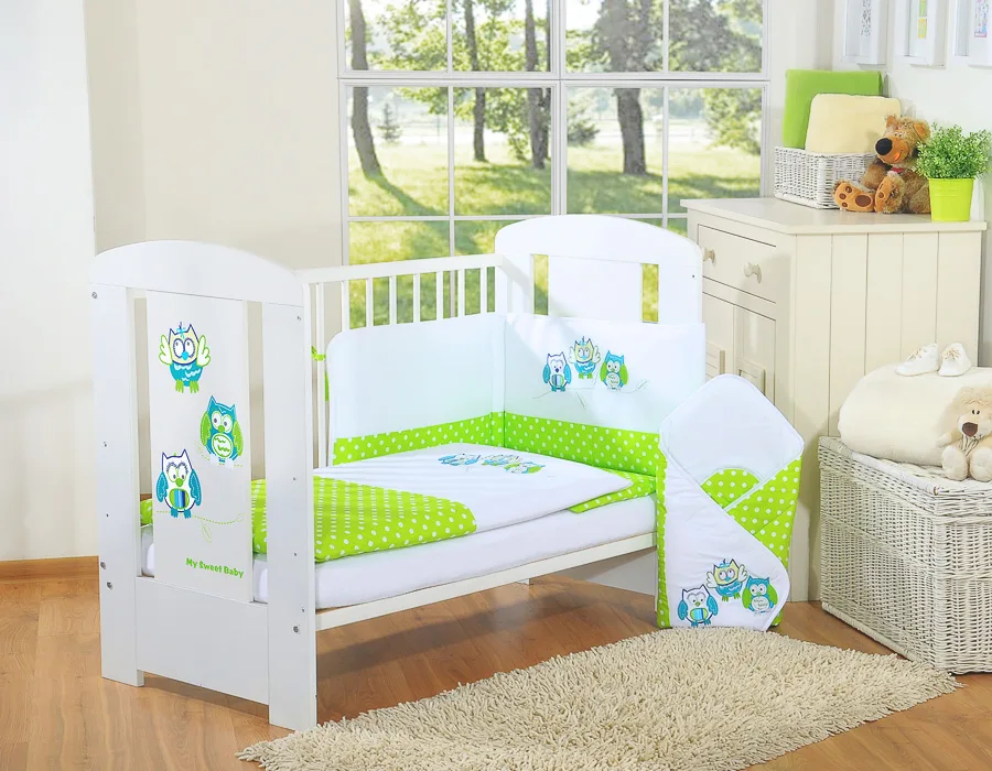 Kūdikių patalynės komplektas 135x100 cm su apsauga lovytei, 3 dalys, žalios pelėdos su žaliu ir turkio spalvos siuvinėjimu