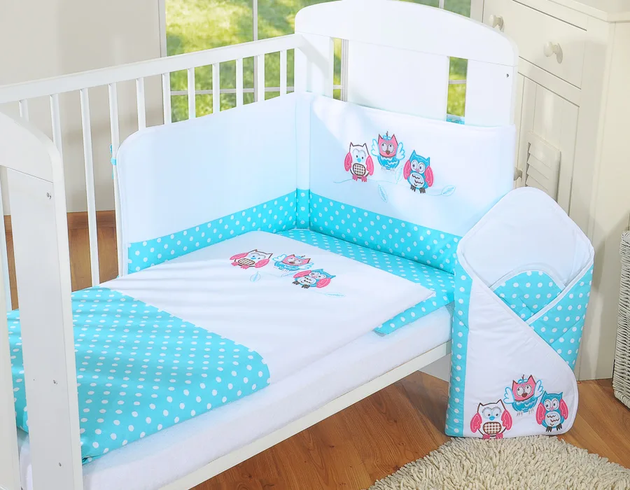 Kūdikių patalynės komplektas 120x90 cm su apsauga lovytei, 3 dalys, turkio spalvos pelėdos su rožiniu ir turkio spalvos siuvinėjimu