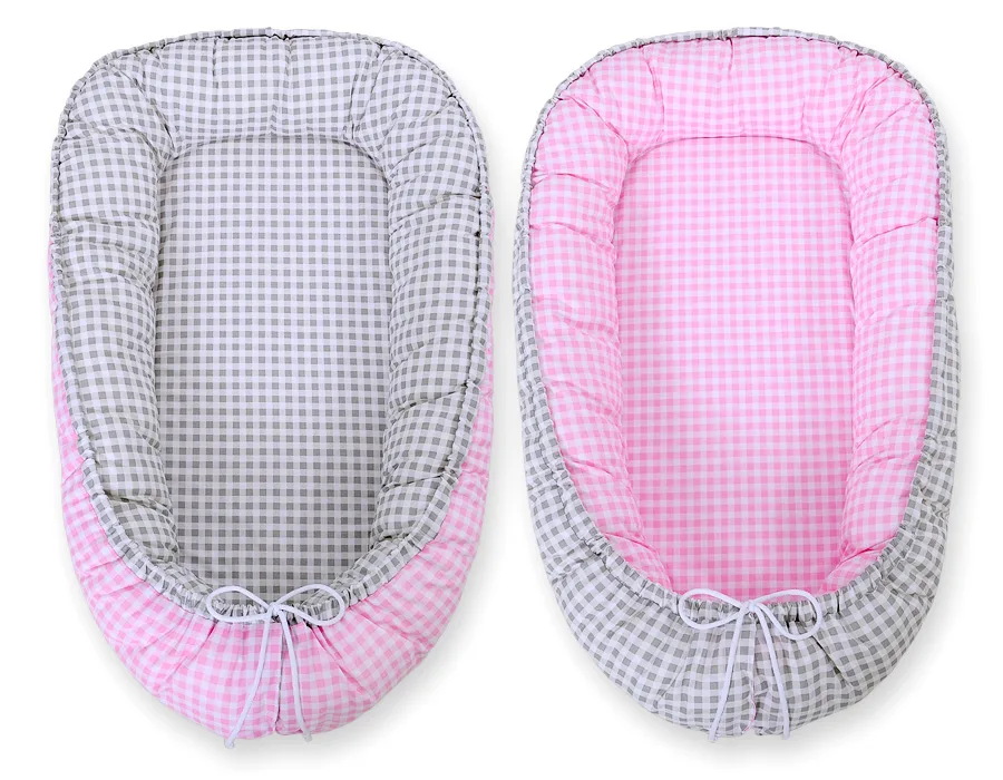 Dvipusis kūdikių kokonas „Premium Cocoon“ naujagimiams „BOBONO“, pilki langeliai ir rožiniai langeliai