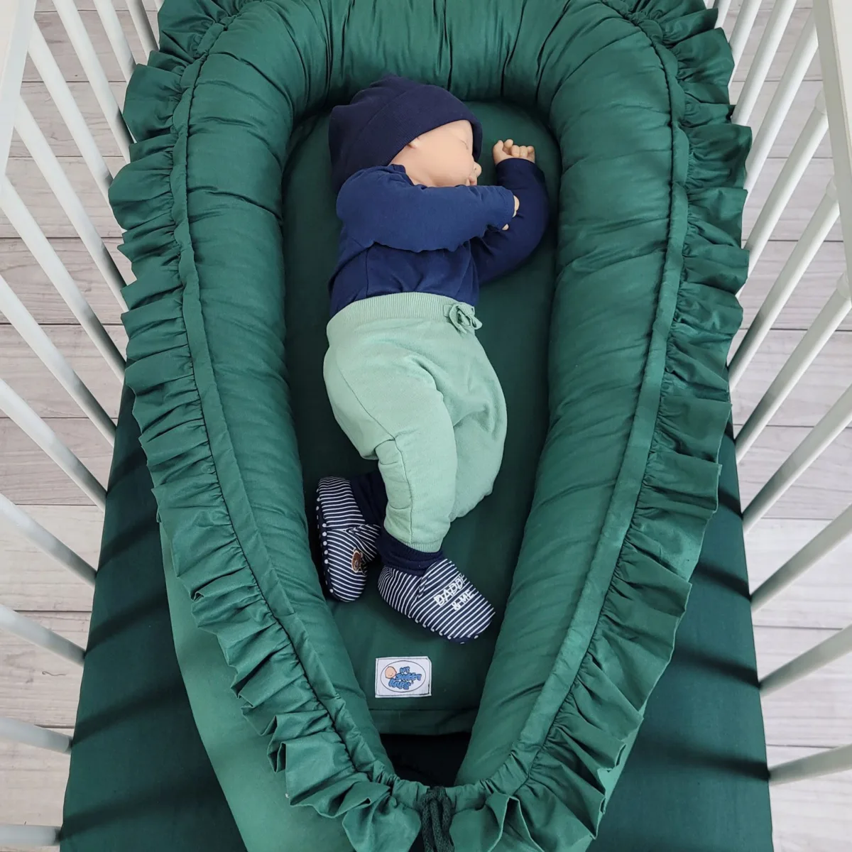 Kūdikių kokonas „Premium Cocoon“ naujagimiams su volanu „MY SWEET BABY“, spalvos: violetinė ir žalia