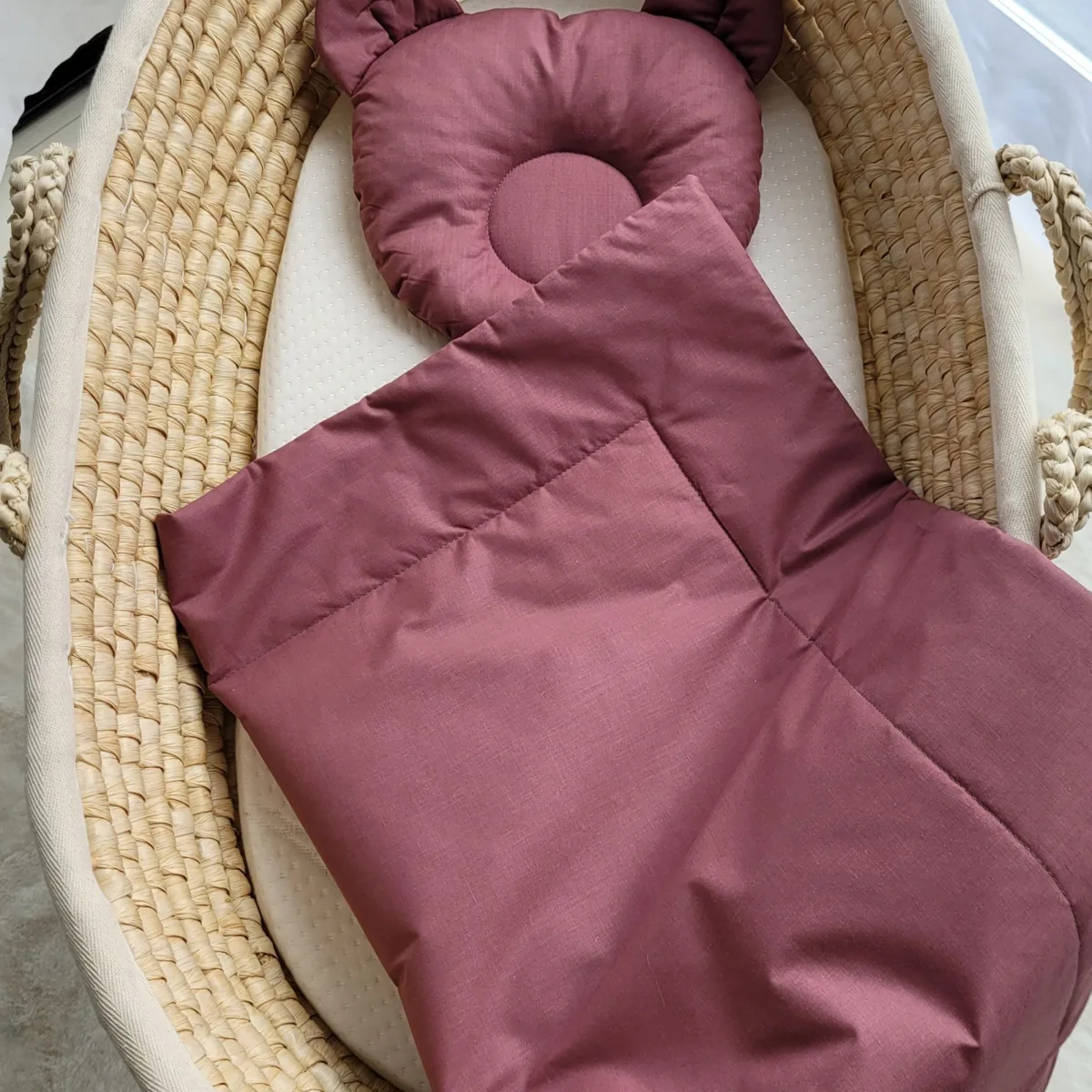 Antklodė su pagalve, 2 vnt. komplektas, spalvos: rožinė, violetinė ir žalia
