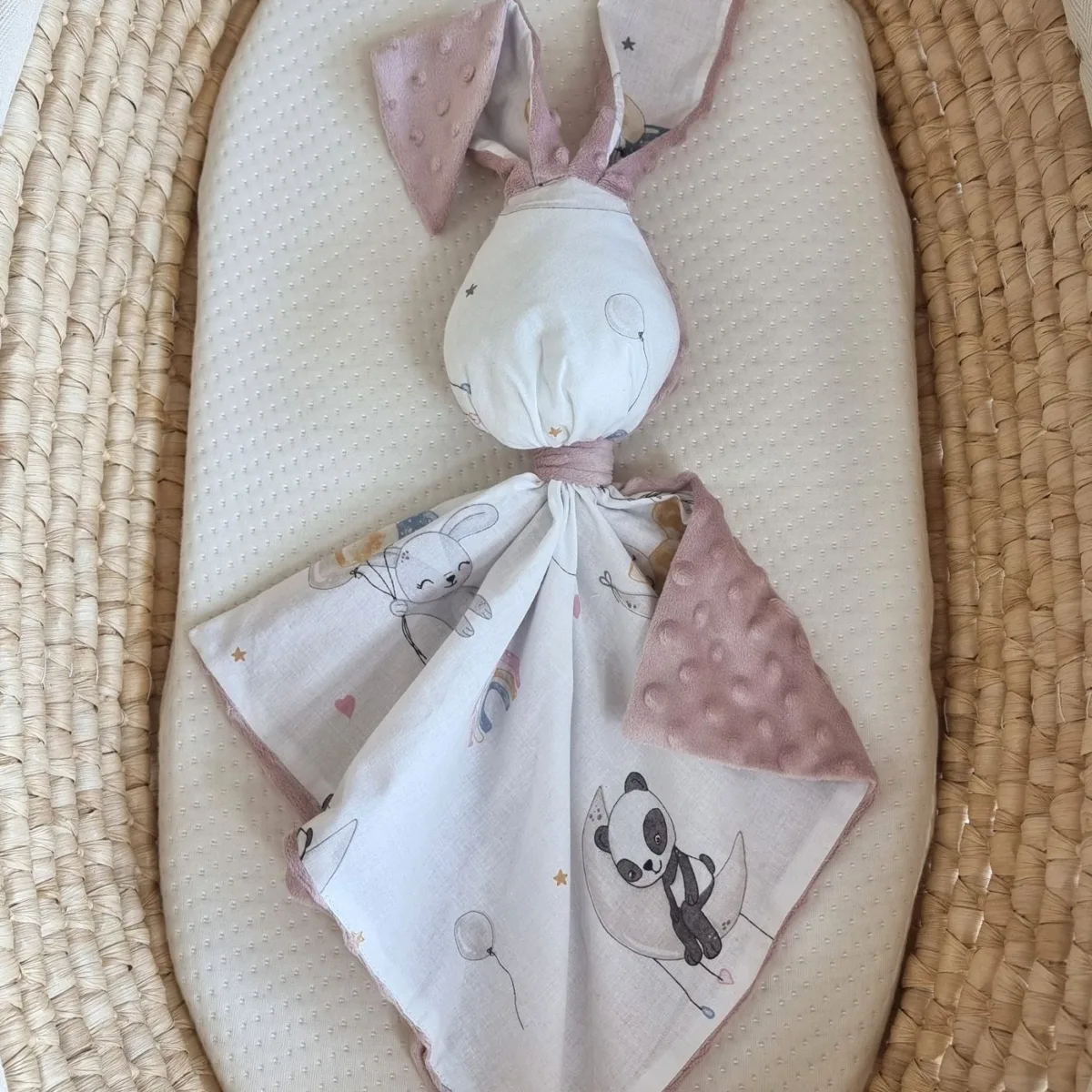 Migdukas zuikutis „DOUDOU“, dvipusis, medvilnė ir „minky“, balionai
