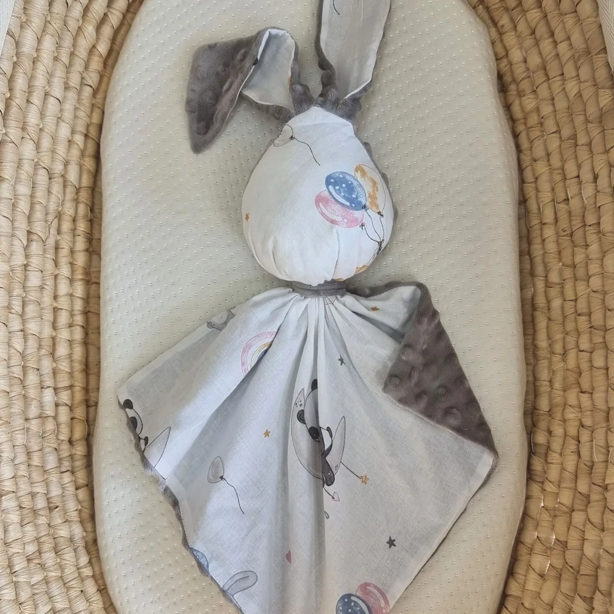 Migdukas zuikutis „DOUDOU“, dvipusis, medvilnė ir „minky“, balionai