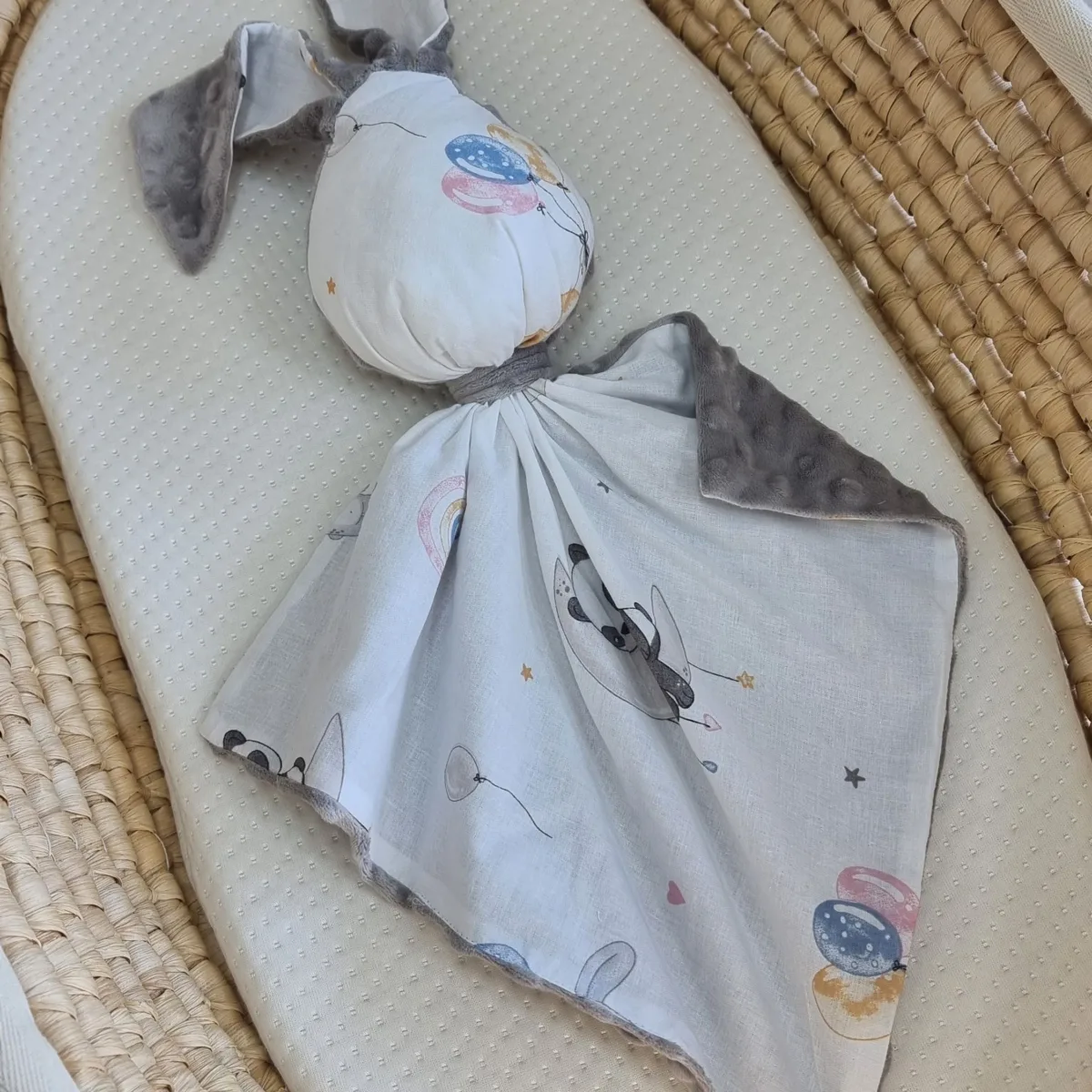 Migdukas zuikutis „DOUDOU“, dvipusis, medvilnė ir „minky“, balionai