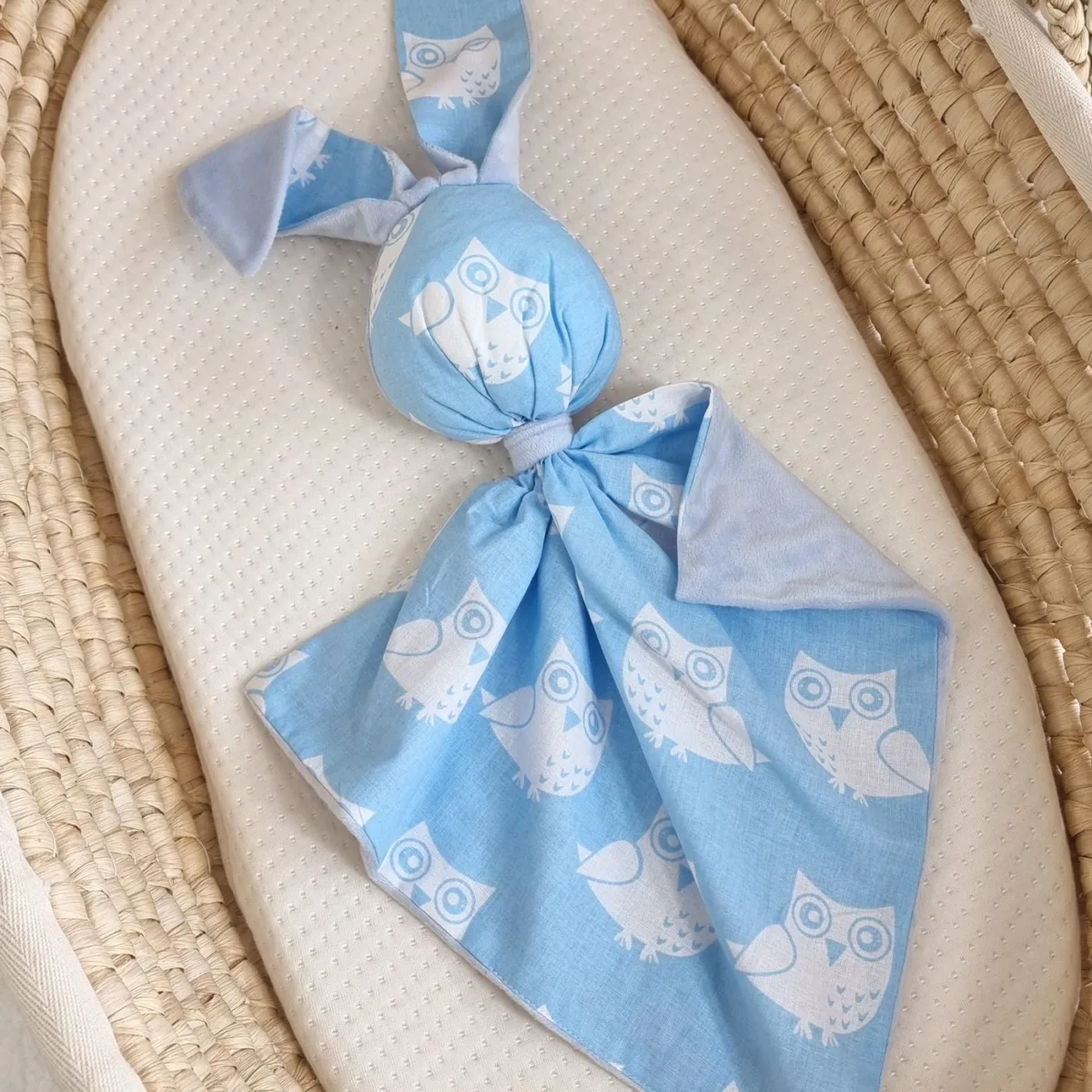 Migdukas zuikutis „DOUDOU“, dvipusis, medvilnė ir „minky“, mėlynos pelėdos