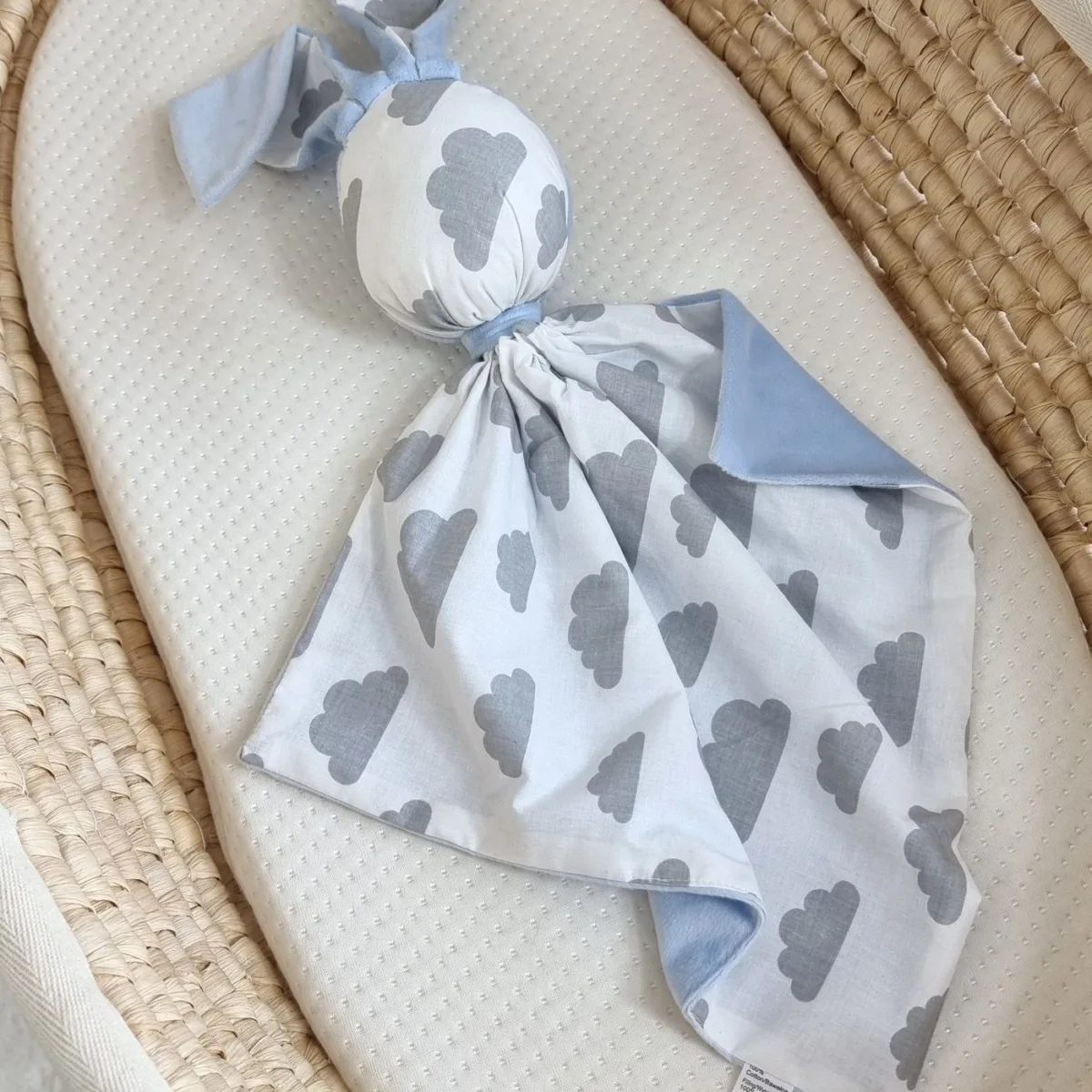 Migdukas zuikutis „DOUDOU“, dvipusis, medvilnė ir „minky“, pilki debesėliai