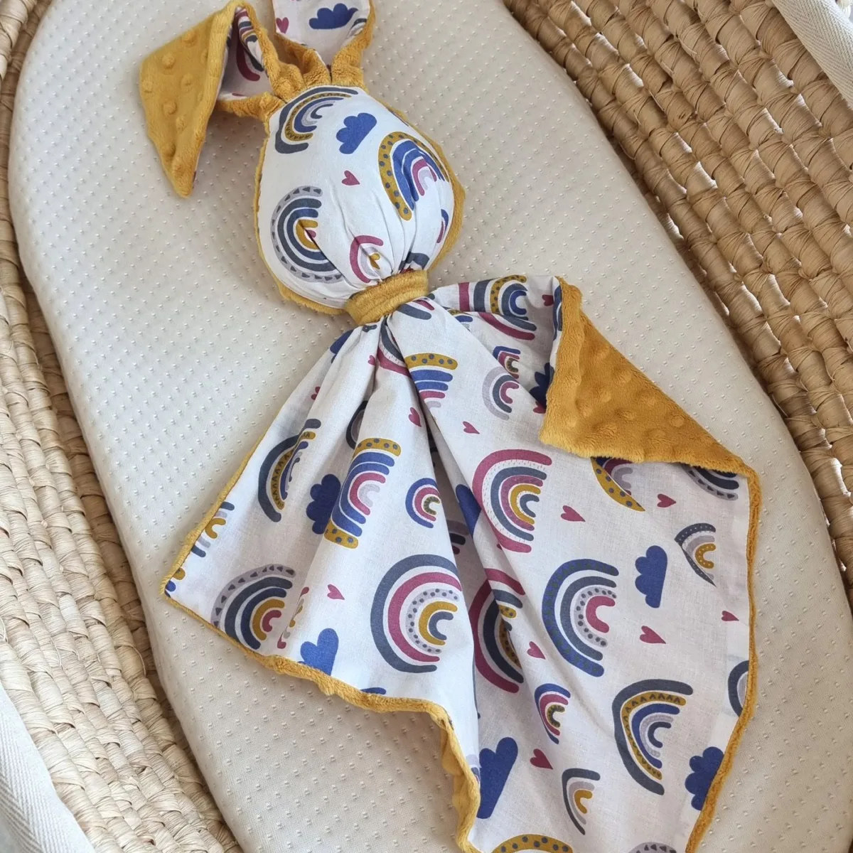 Migdukas zuikutis „DOUDOU“, dvipusis, medvilnė ir „minky“, vaivorykštė, spalva: medaus geltona