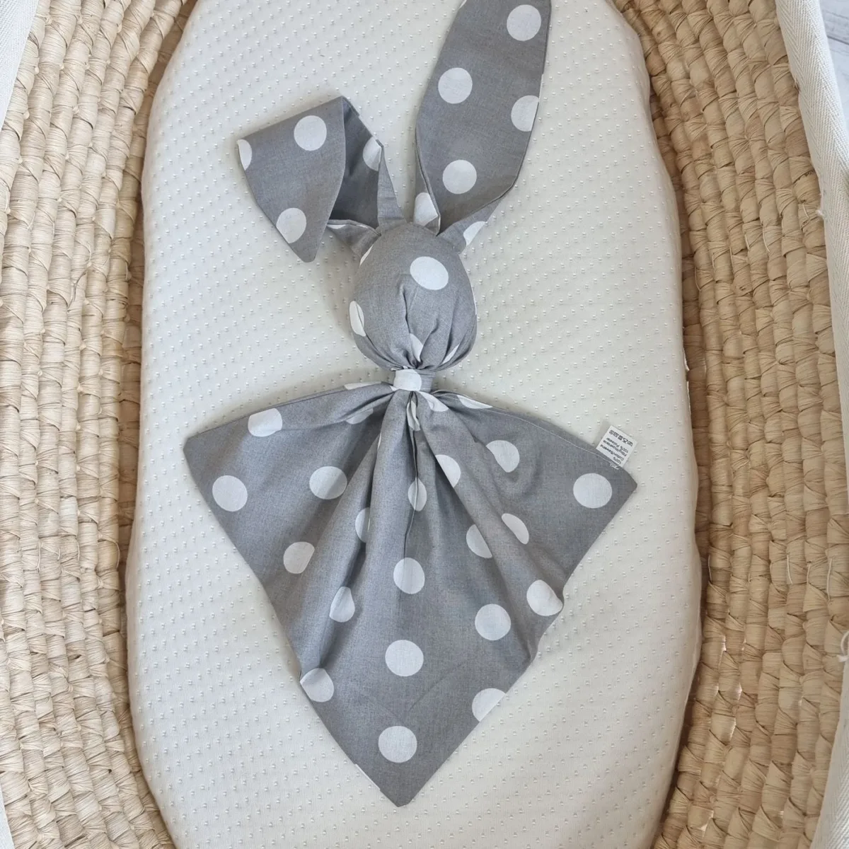 Medvilninis migdukas zuikutis „DOUDOU“, minkštas ir jaukus, taškeliai
