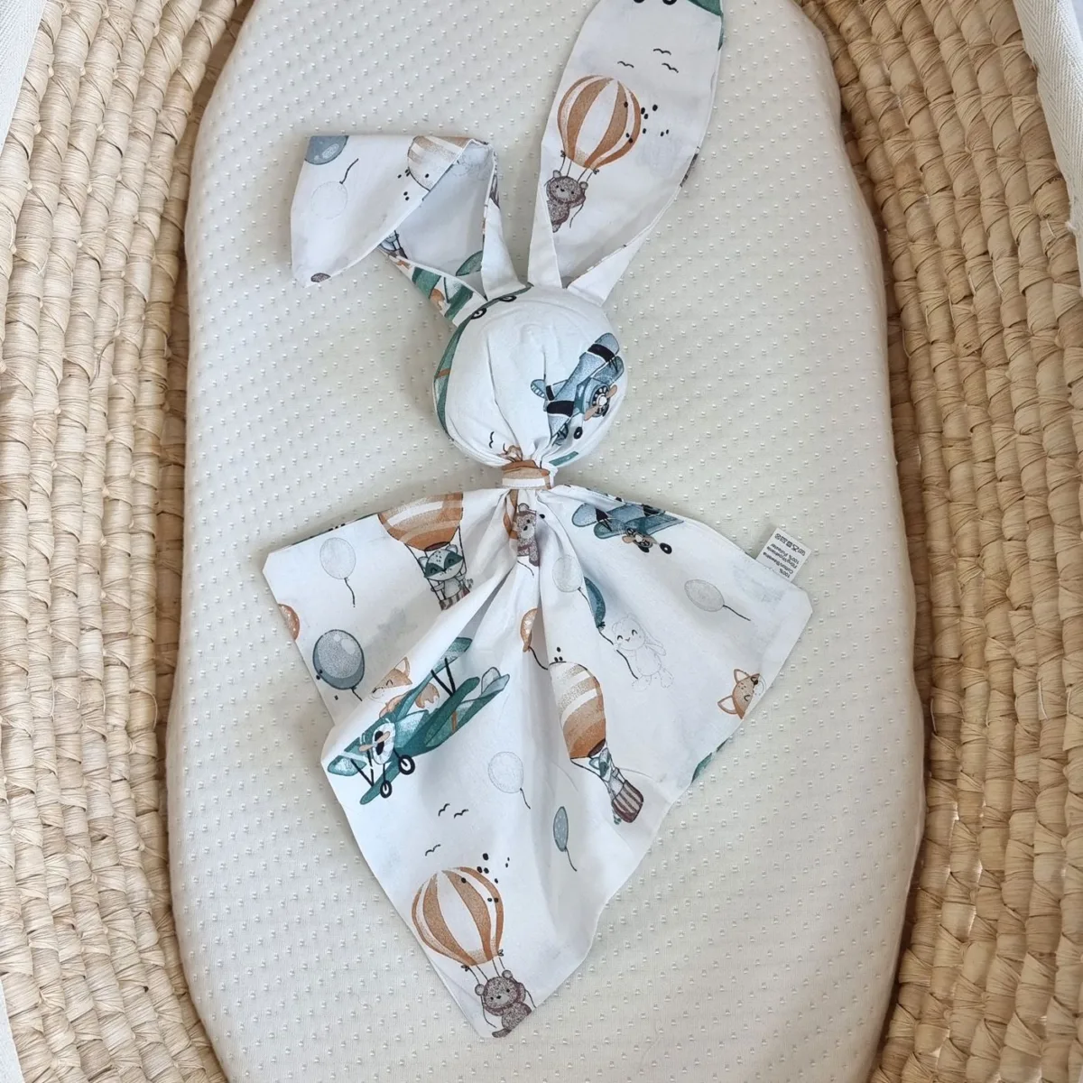 Medvilninis migdukas zuikutis „DOUDOU“, minkštas ir jaukus, spalvos: geltona ir kitos