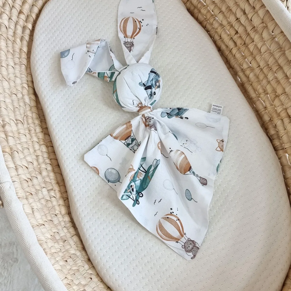 Medvilninis migdukas zuikutis „DOUDOU“, minkštas ir jaukus, spalvos: geltona ir kitos