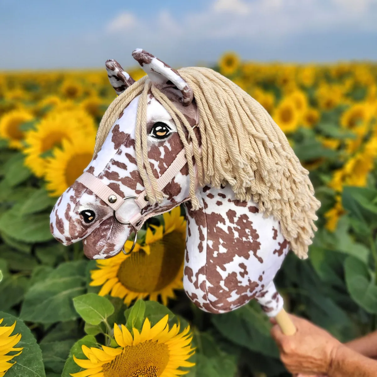 Žirgas ant lazdos „Super Hobby Horse Premium“, rudas leopardo raštuotas žirgas su smėlio spalvos karčiais A3