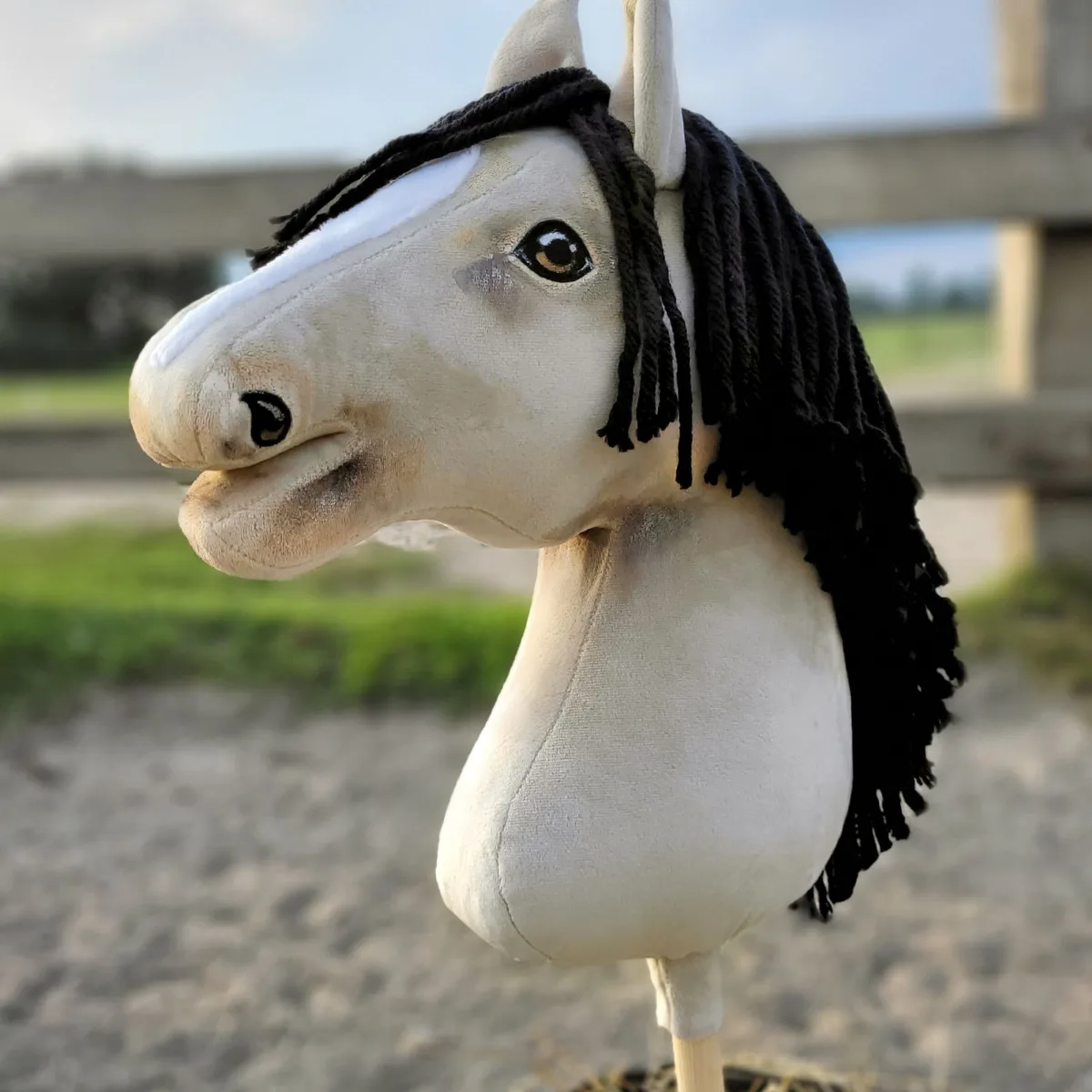 Žirgas ant lazdos „Super Hobby Horse Premium“, šviesiai pelėsvas žirgas A3