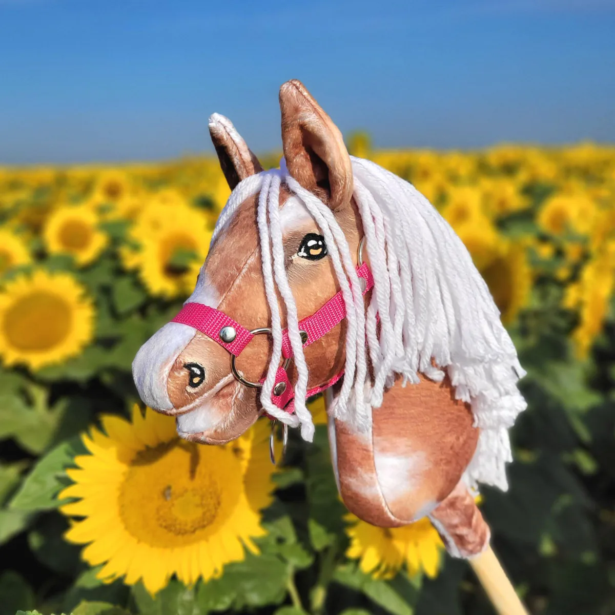 Žirgas ant lazdos „Super Hobby Horse Premium“, margas tobiano bėras žirgas su baltais karčiais A4