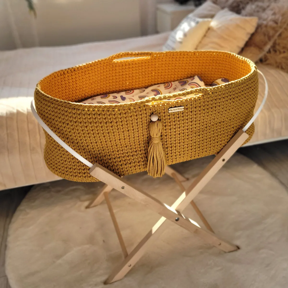Mozės krepšelis „BOHO“, rankų darbo, su stovu, spalvos: geltona ir kitos