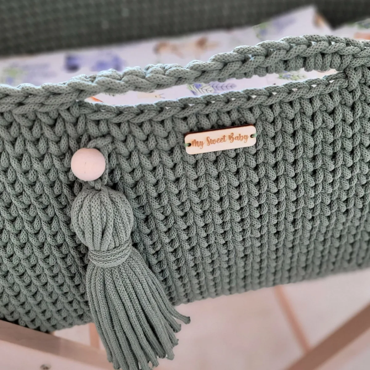 Mozės krepšelis „BOHO“, rankų darbo, su stovu, spalvos: geltona ir kitos