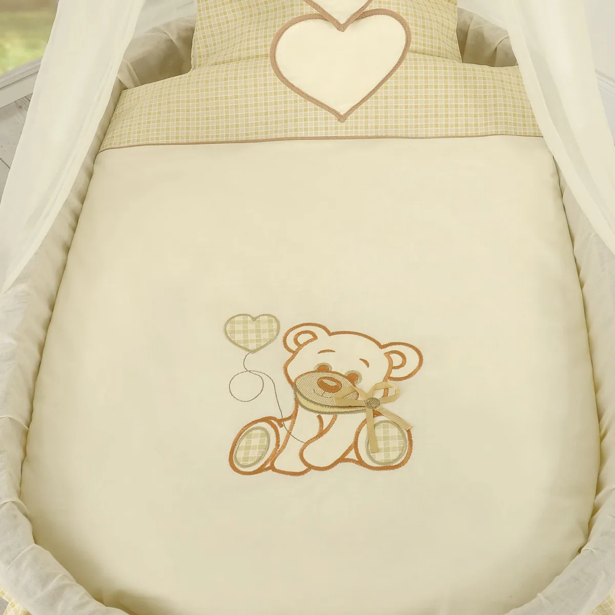 Pintas Mozės krepšelis su baldakimu „Bear with bow“, spalvos: smėlio ir violetinė