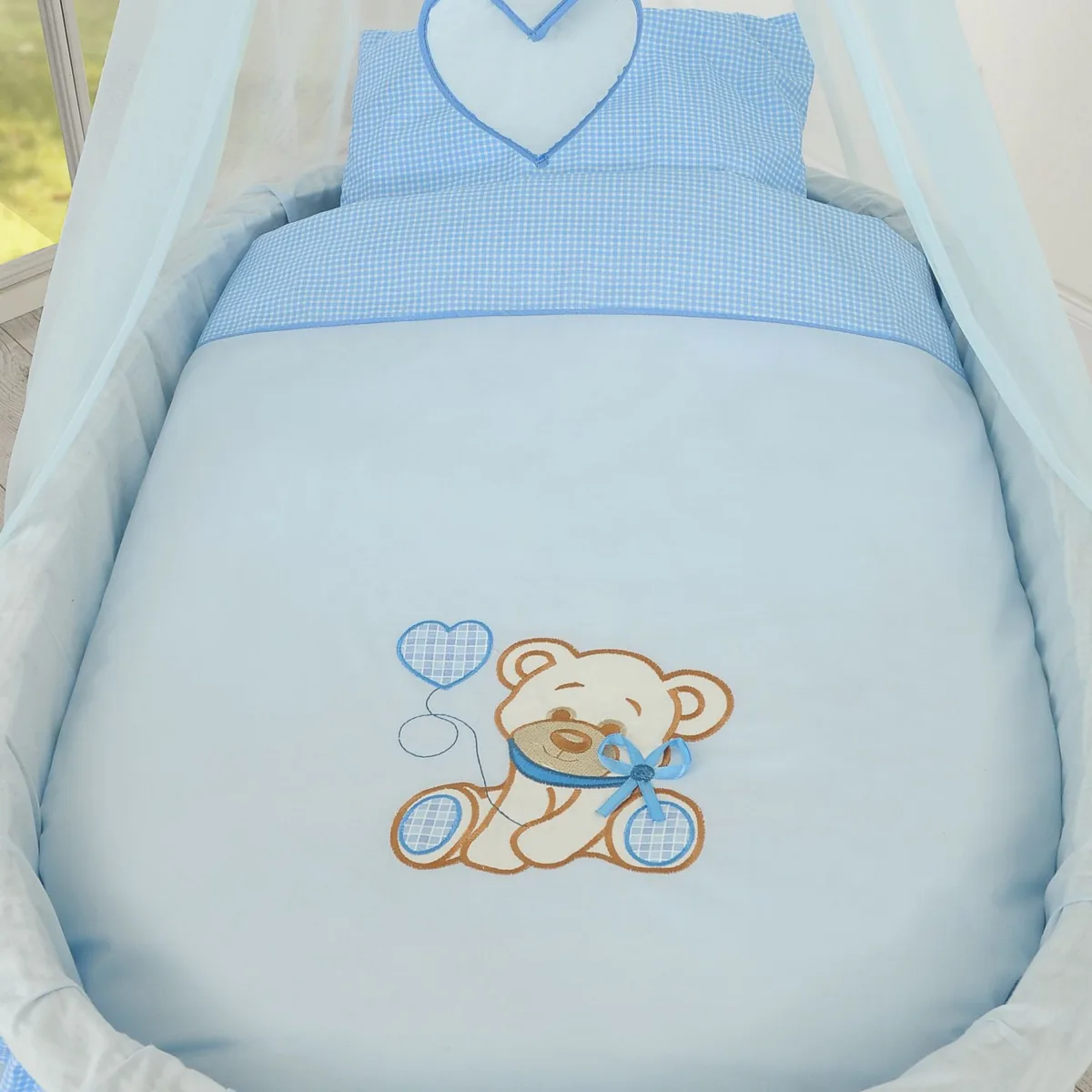 Pintas Mozės krepšelis su baldakimu „Bear with bow“, spalvos: balta, mėlyna ir rožinė