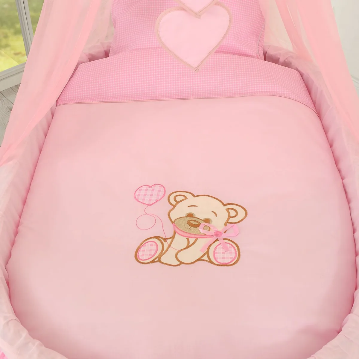 Pintas Mozės krepšelis su baldakimu „Bear with bow“, spalvos: balta, mėlyna ir rožinė