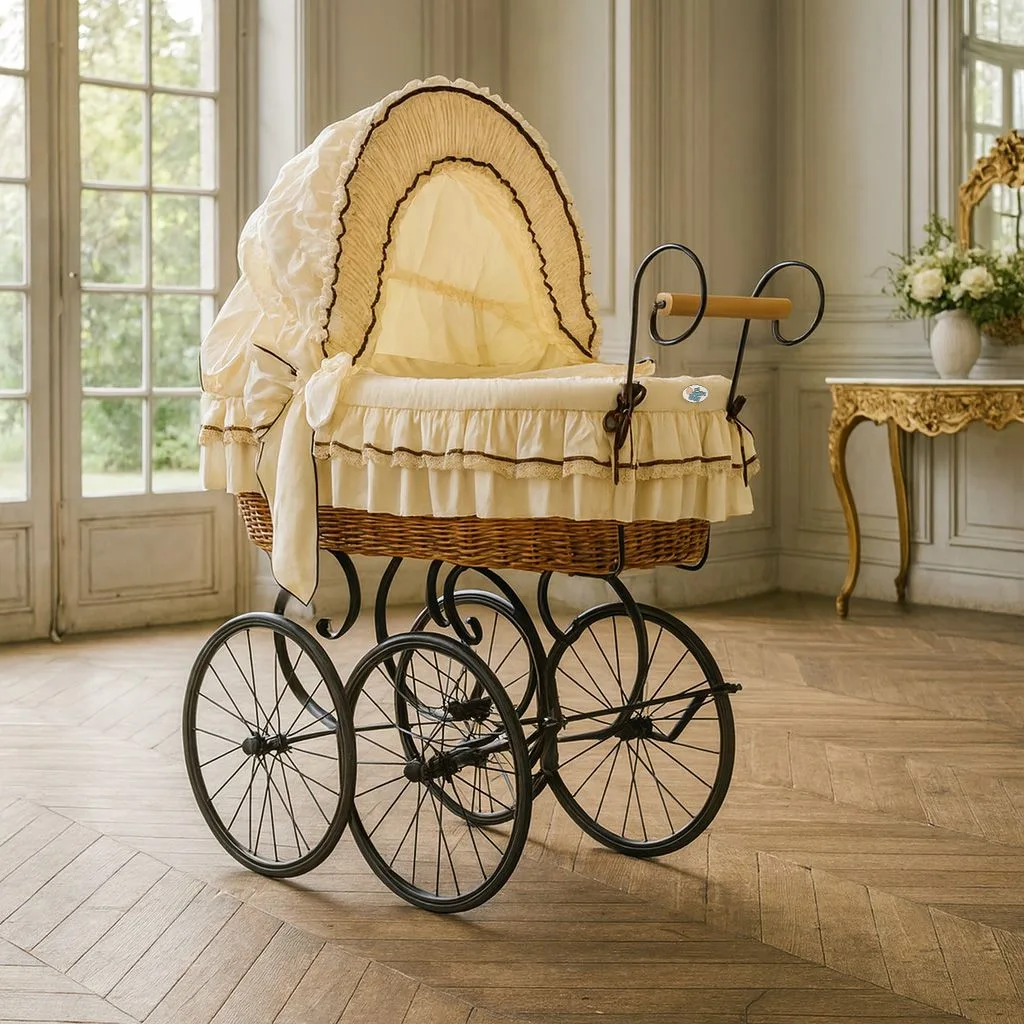 Pintas Mozės krepšelis su gaubtu, retro stiliaus „Emma“, natūrali spalva, kreminė patalynė