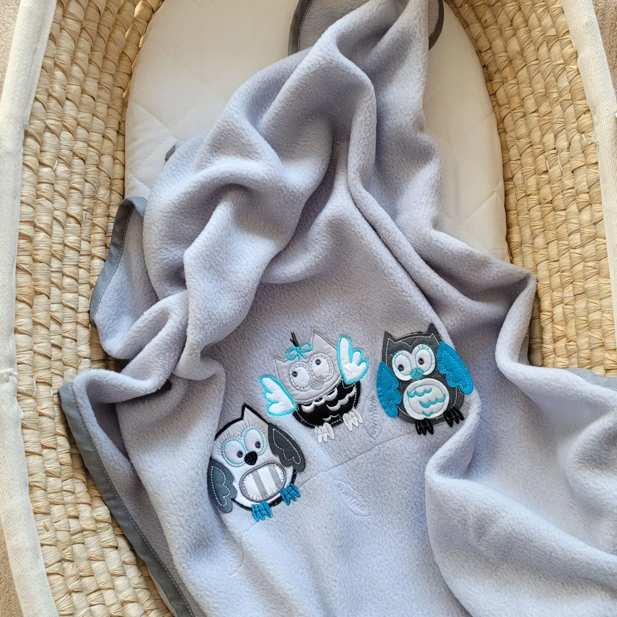 Flisinis pledas kūdikiams „Owls Bigi Zibi & Adele“, spalva: mėlyna