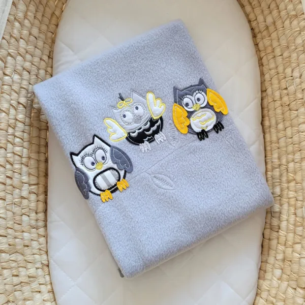 Flisinis pledas kūdikiams „Owls Bigi Zibi & Adele“, spalvos: pilka, rožinė ir smėlio