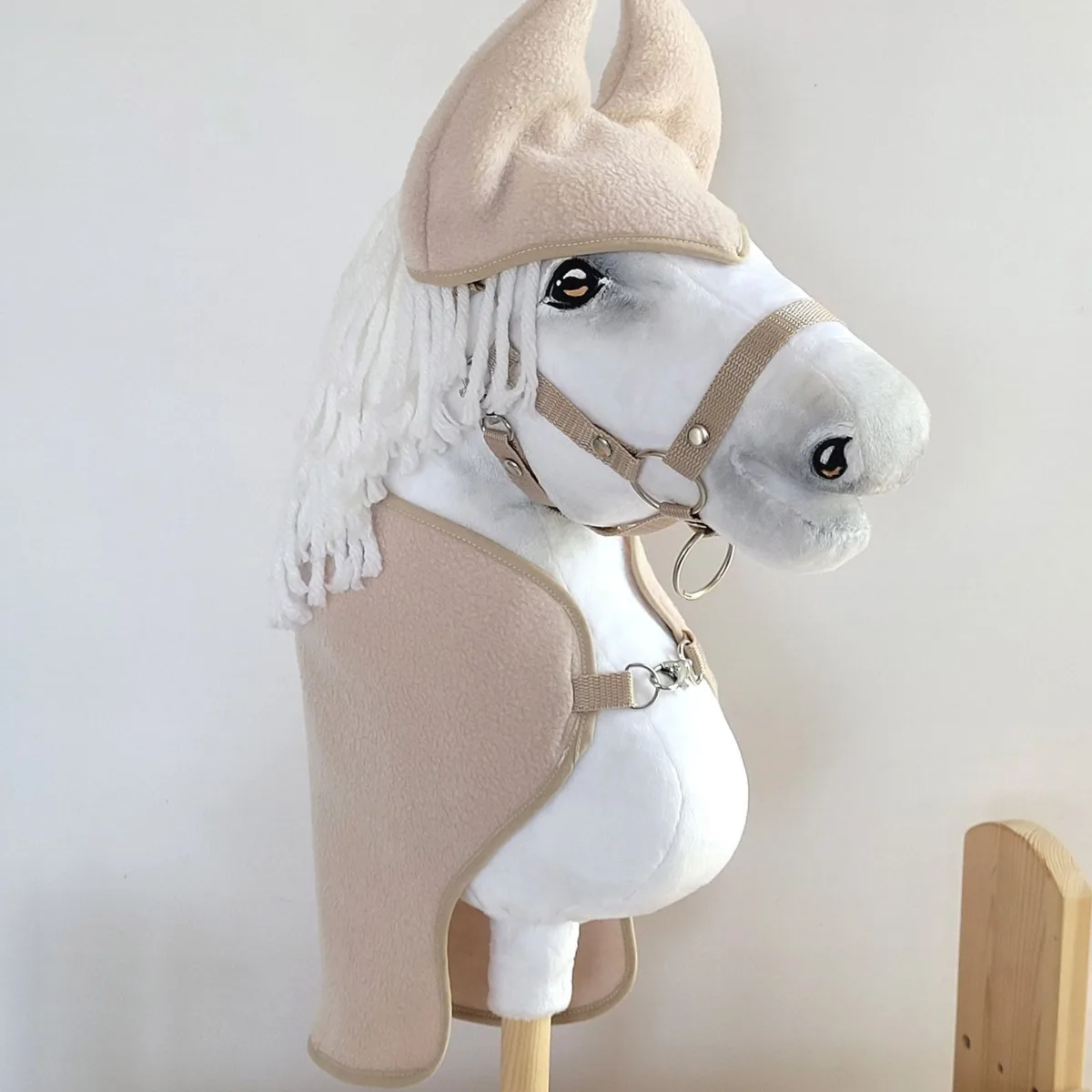 Rinkinys „Hobby Horse“ žirgui A3: flisinis apklotas ir ausinės, spalvos: smėlio, violetinė ir žalia