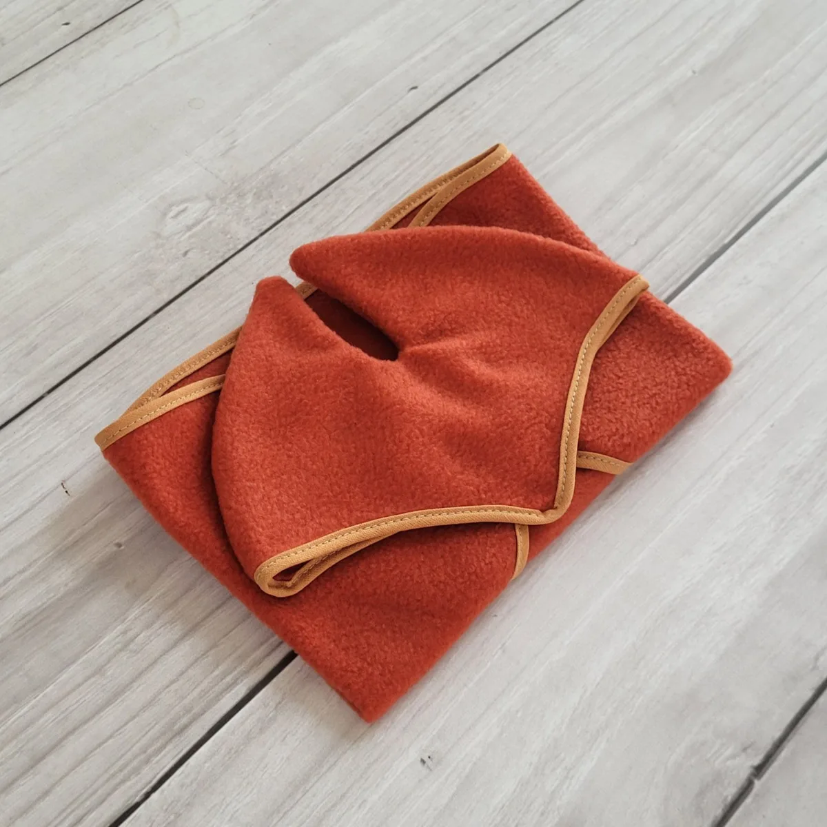 Rinkinys „Hobby Horse“ žirgui A3: flisinis apklotas ir ausinės, spalvos: geltona, juoda ir kitos