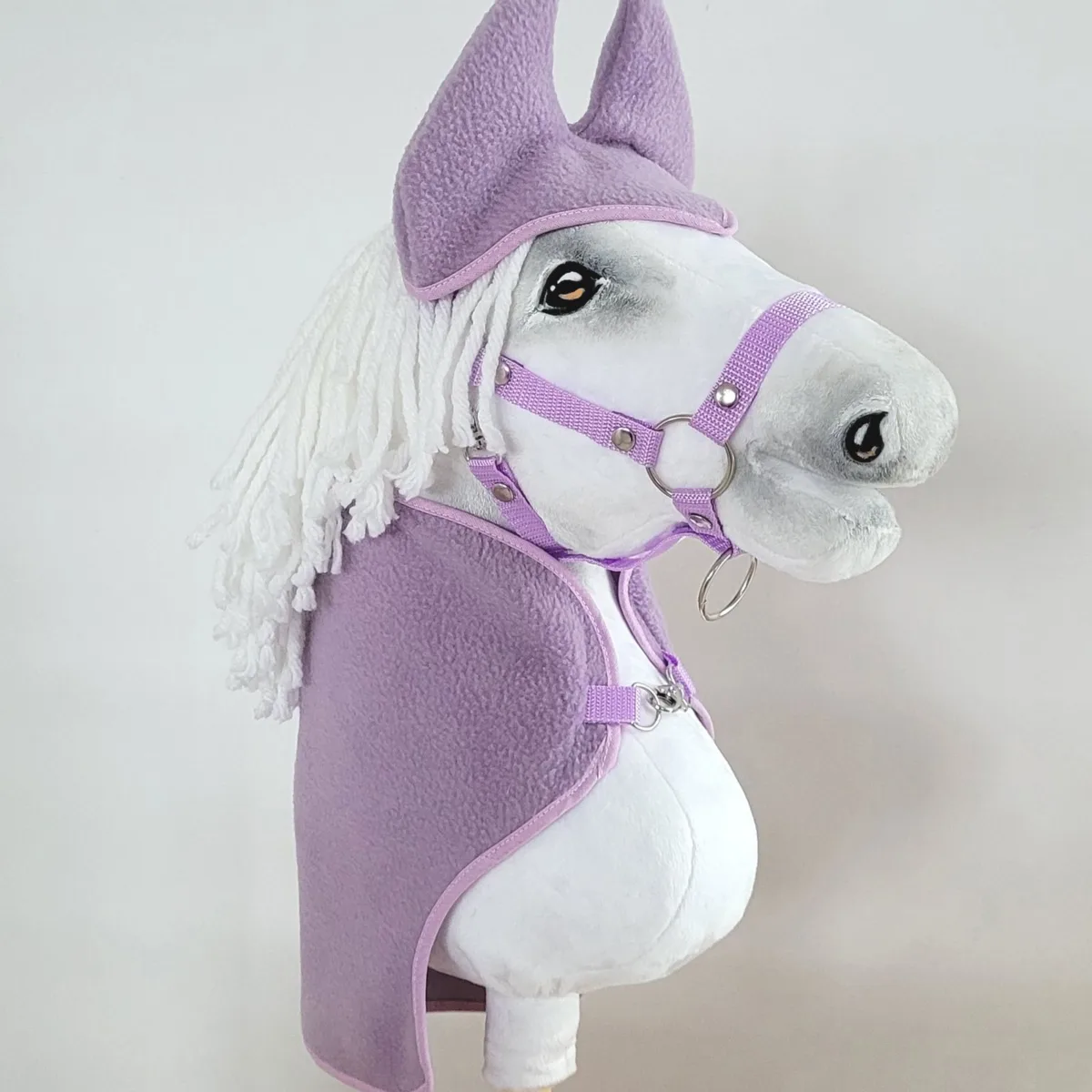 Rinkinys „Hobby Horse“ žirgui A3: flisinis apklotas ir ausinės, spalvos: smėlio, violetinė ir žalia