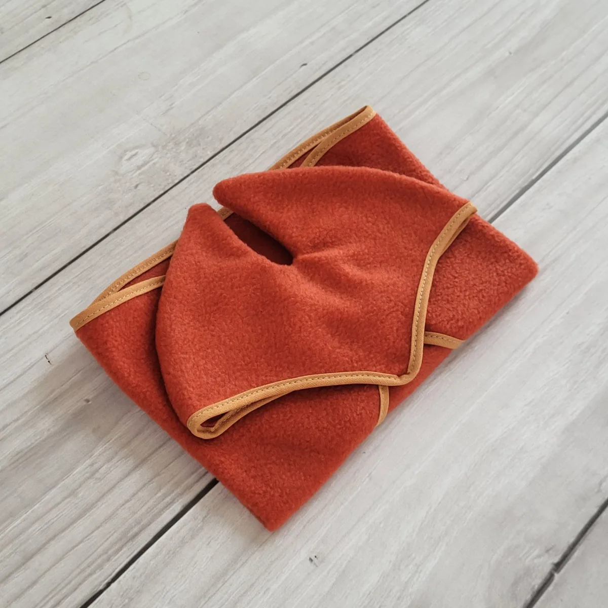 Rinkinys „Hobby Horse“ žirgams A4 ir A5: flisinis apklotas ir ausinės, spalvos: geltona, juoda ir kitos
