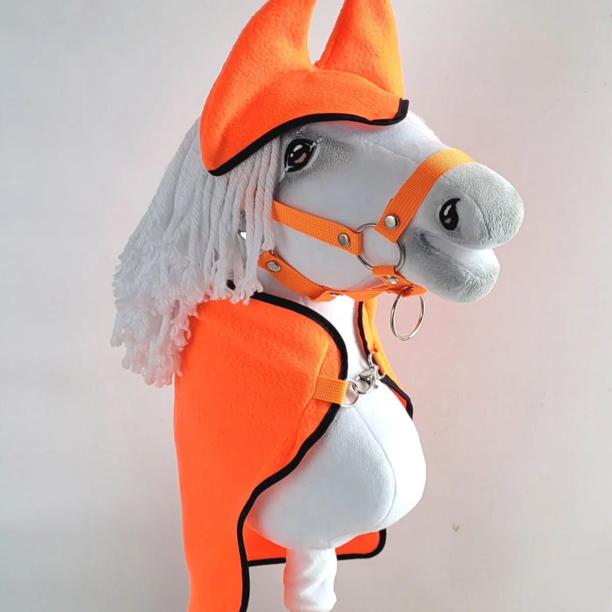 Rinkinys „Hobby Horse“ žirgams A4 ir A5: flisinis apklotas ir ausinės, spalvos: mėlyna, oranžinė ir raudona