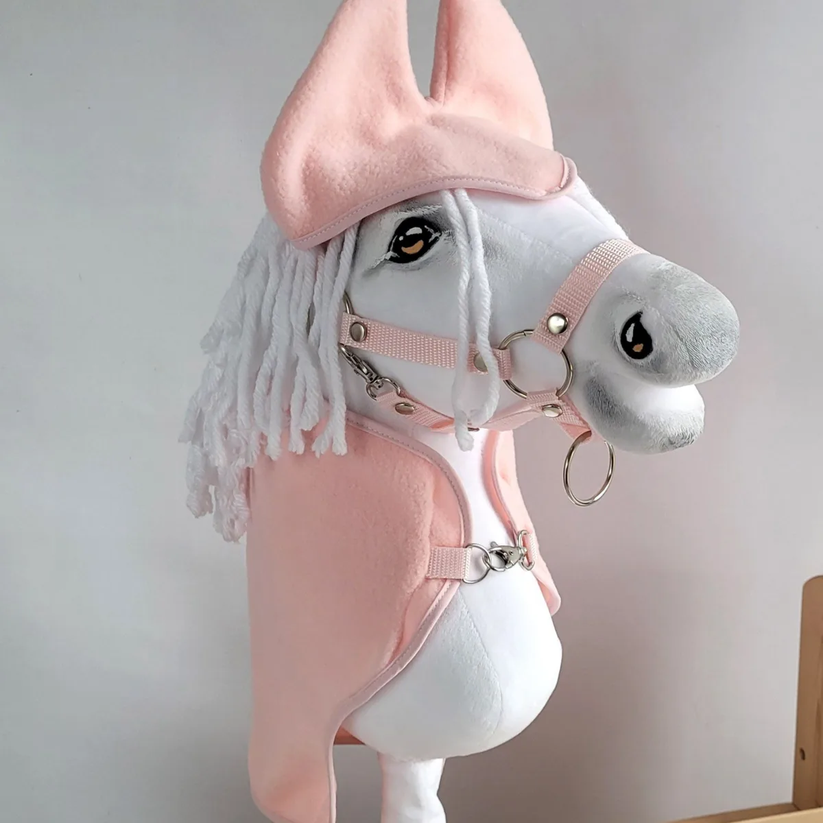 Rinkinys „Hobby Horse“ žirgams A4 ir A5: flisinis apklotas ir ausinės, spalvos: rožinė ir ruda
