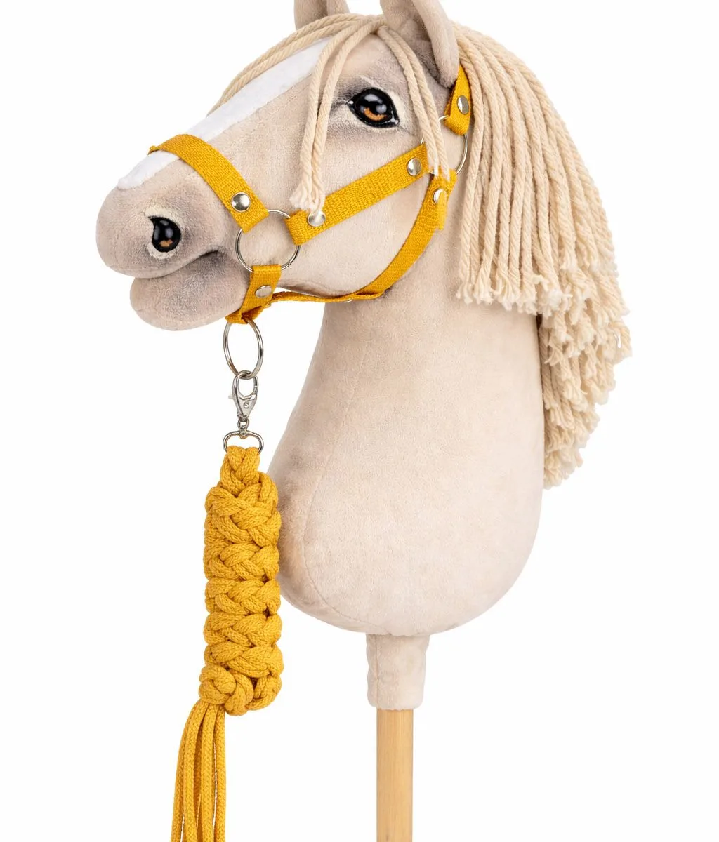 Rinkinys „Hobby Horse“ žirgui: apynasris A3 ir virvinis pavadis, spalvos: geltona, juoda ir kitos