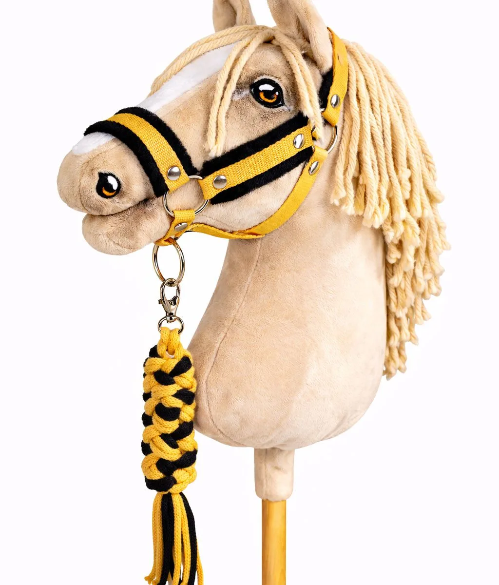 Rinkinys „Hobby Horse“ žirgui: apynasris A3 su juodu kailiuku ir virvinis pavadis, spalvos: geltona ir juoda