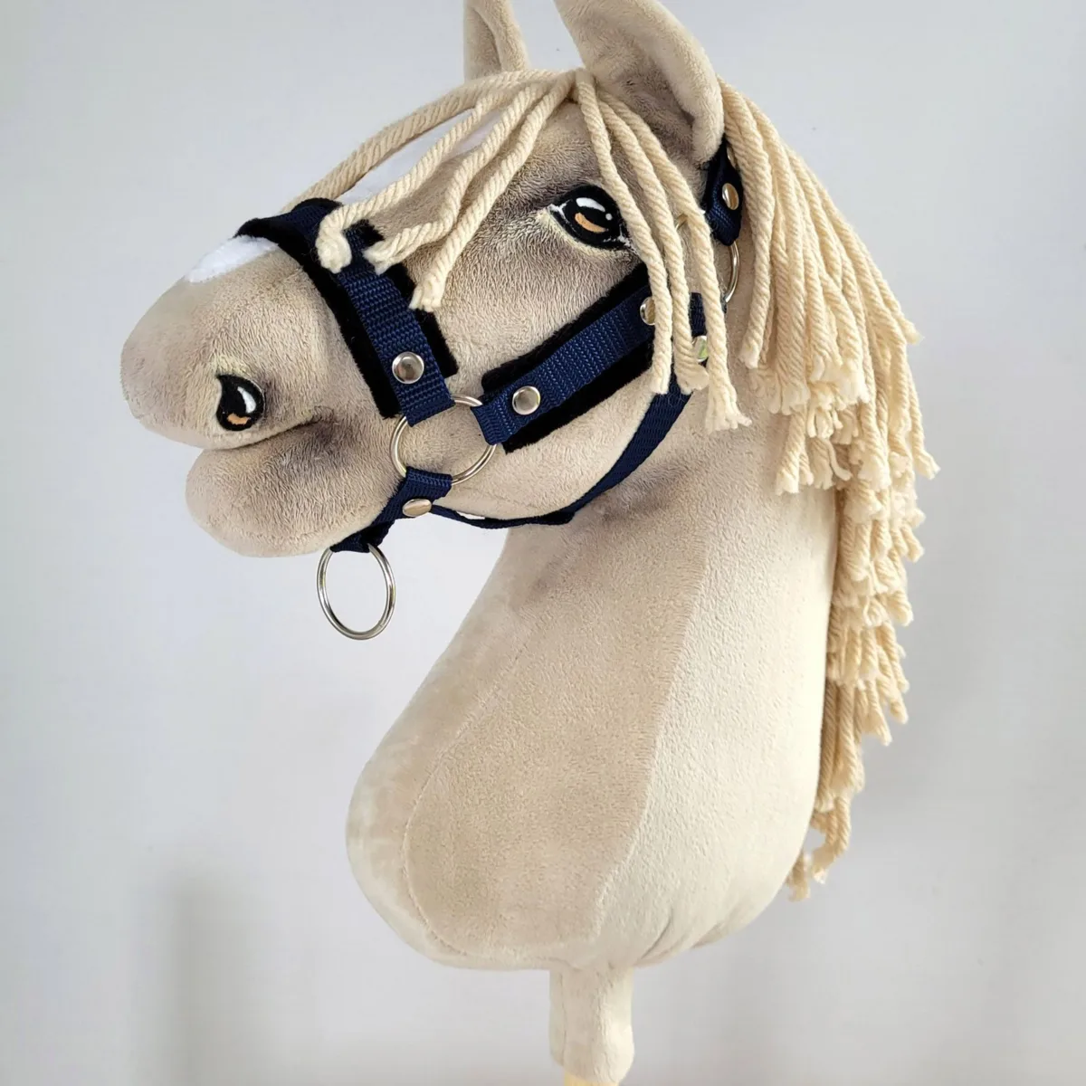 Rinkinys „Hobby Horse“ žirgui: apynasris A3 su juodu kailiuku ir virvinis pavadis, spalvos: mėlyna ir oranžinė