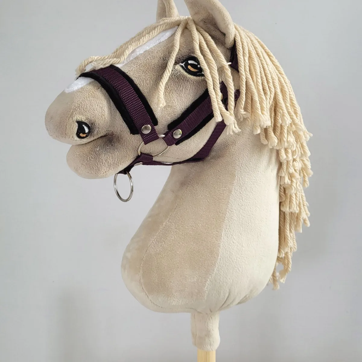 Rinkinys „Hobby Horse“ žirgui: apynasris A3 su juodu kailiuku ir virvinis pavadis, spalvos: geltona ir juoda