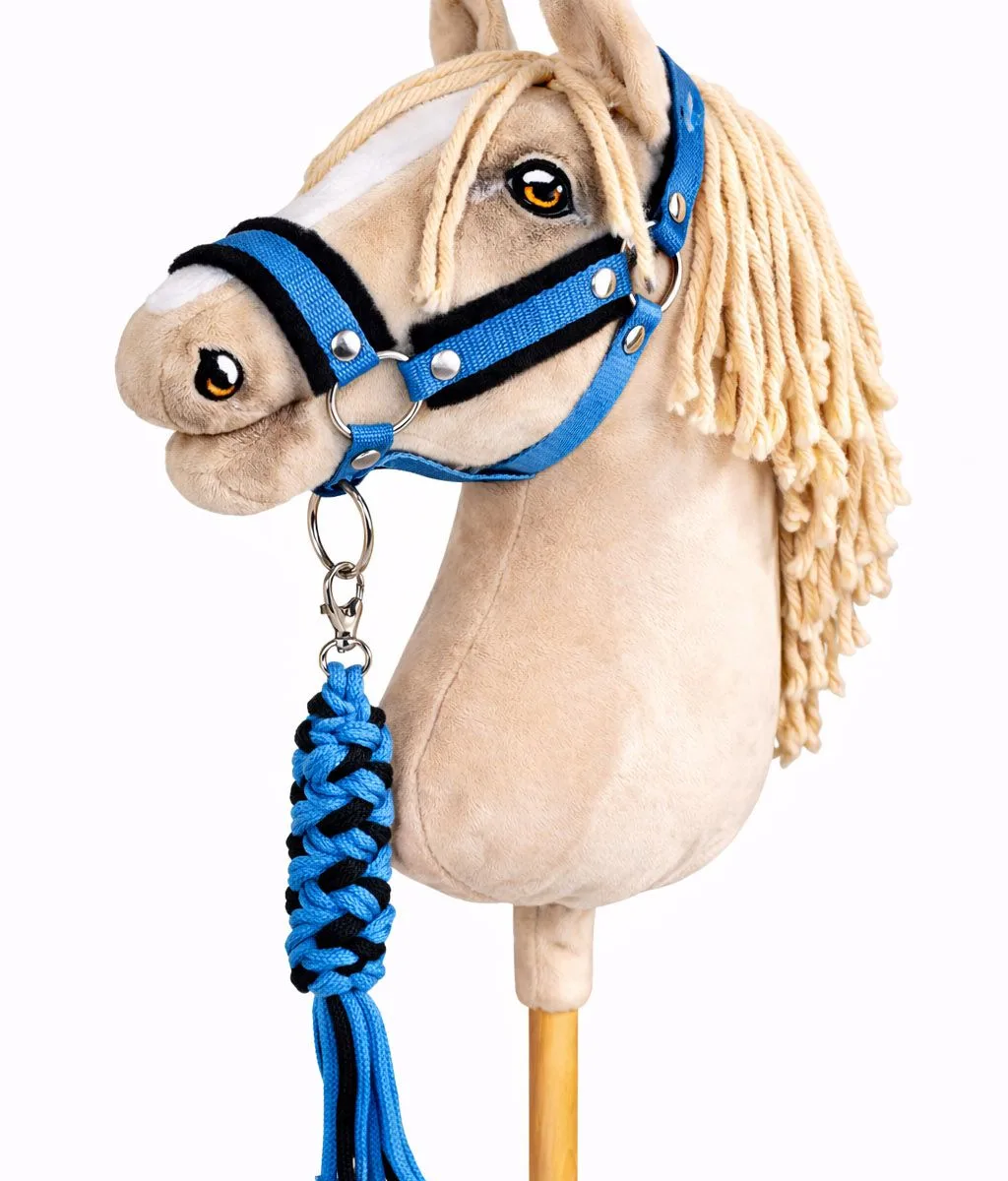 Rinkinys „Hobby Horse“ žirgui: apynasris A3 su juodu kailiuku ir virvinis pavadis, spalvos: mėlyna ir oranžinė