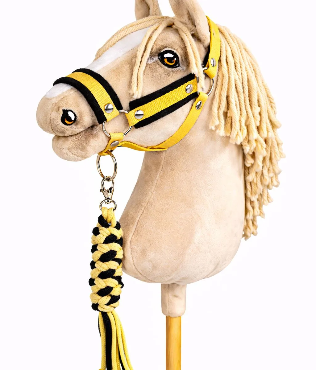 Rinkinys „Hobby Horse“ žirgui: apynasris A3 su juodu kailiuku ir virvinis pavadis, spalvos: geltona ir juoda