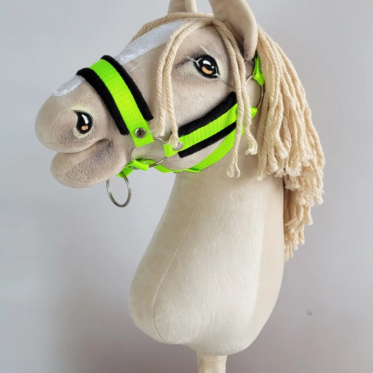 Rinkinys „Hobby Horse“ žirgui: apynasris A3 su juodu kailiuku ir virvinis pavadis, spalva: žalia