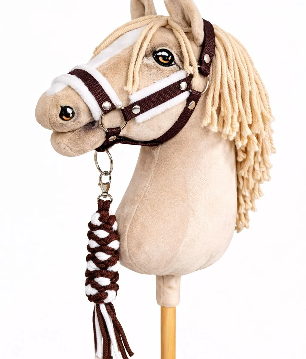 Rinkinys „Hobby Horse“ žirgui: apynasris A3 su baltu kailiuku ir virvinis pavadis, spalvos: rožinė, ruda ir kitos