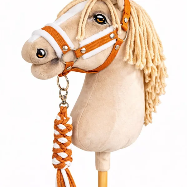 Rinkinys „Hobby Horse“ žirgui: apynasris A3 su baltu kailiuku ir virvinis pavadis, spalvos: balta, geltona ir juoda
