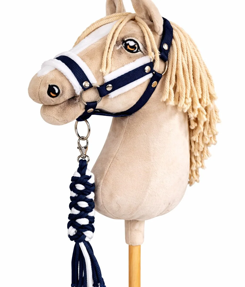 Rinkinys „Hobby Horse“ žirgui: apynasris A3 su baltu kailiuku ir virvinis pavadis, spalvos: mėlyna ir oranžinė