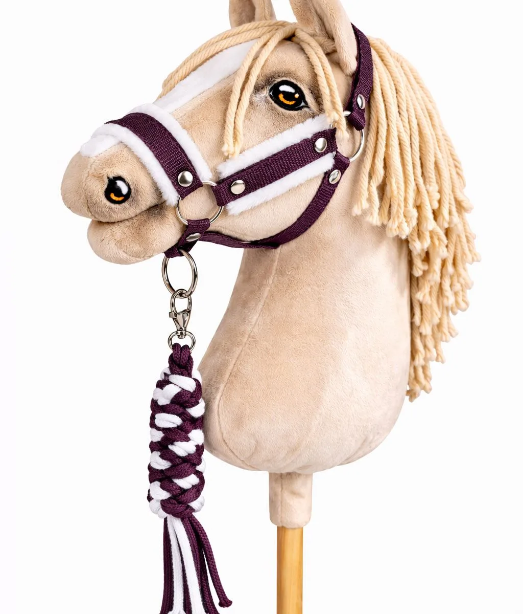Rinkinys „Hobby Horse“ žirgui: apynasris A3 su baltu kailiuku ir virvinis pavadis, spalvos: balta, geltona ir juoda