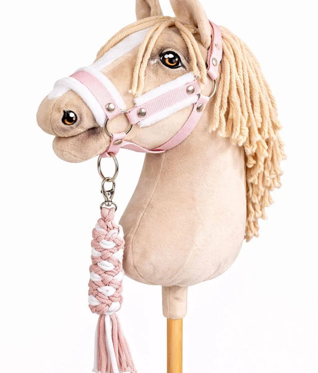 Rinkinys „Hobby Horse“ žirgui: apynasris A3 su baltu kailiuku ir virvinis pavadis, spalvos: rožinė, ruda ir kitos