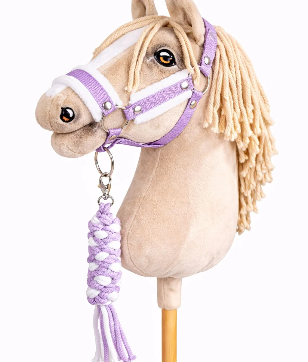 Rinkinys „Hobby Horse“ žirgui: apynasris A3 su baltu kailiuku ir virvinis pavadis, spalvos: rožinė, ruda ir kitos