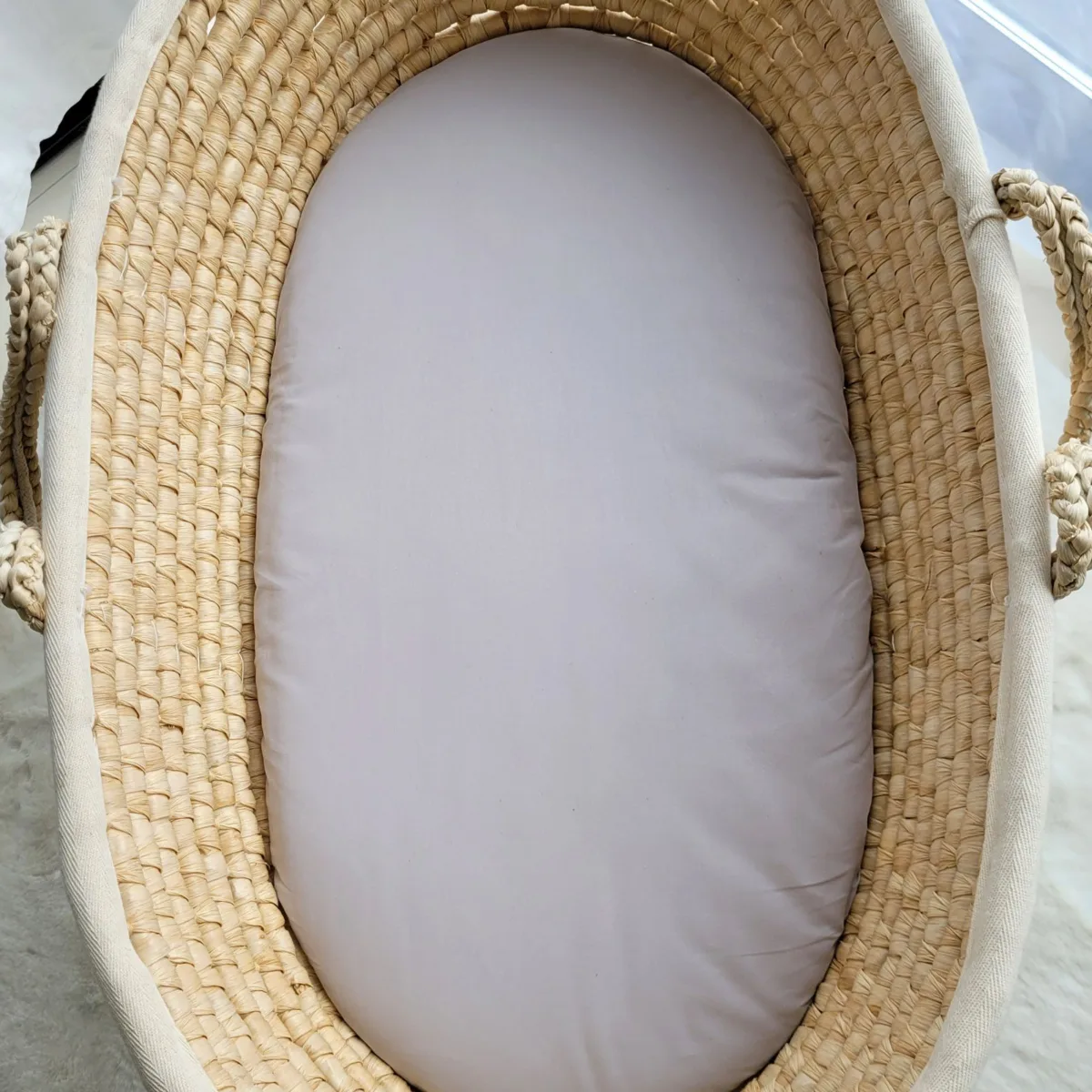 Medvilninė paklodė vežimėlio ar Mozės krepšelio čiužiniui 75x35 cm, spalvos: mėlyna ir pilka