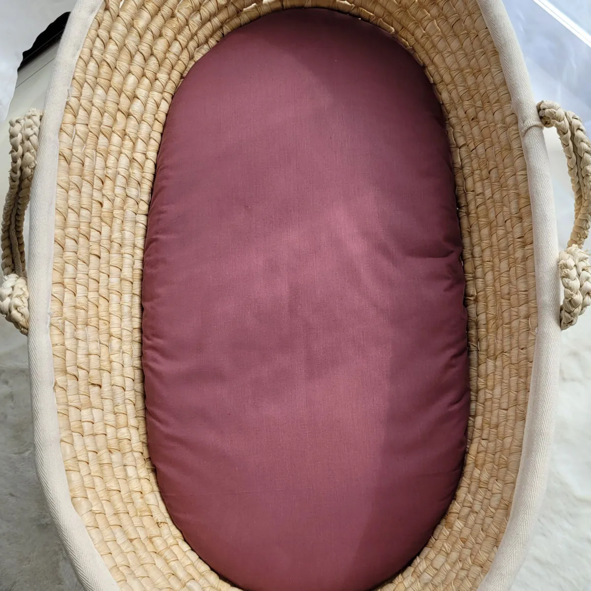 Medvilninė paklodė vežimėlio ar Mozės krepšelio čiužiniui 75x35 cm, įvairių spalvų
