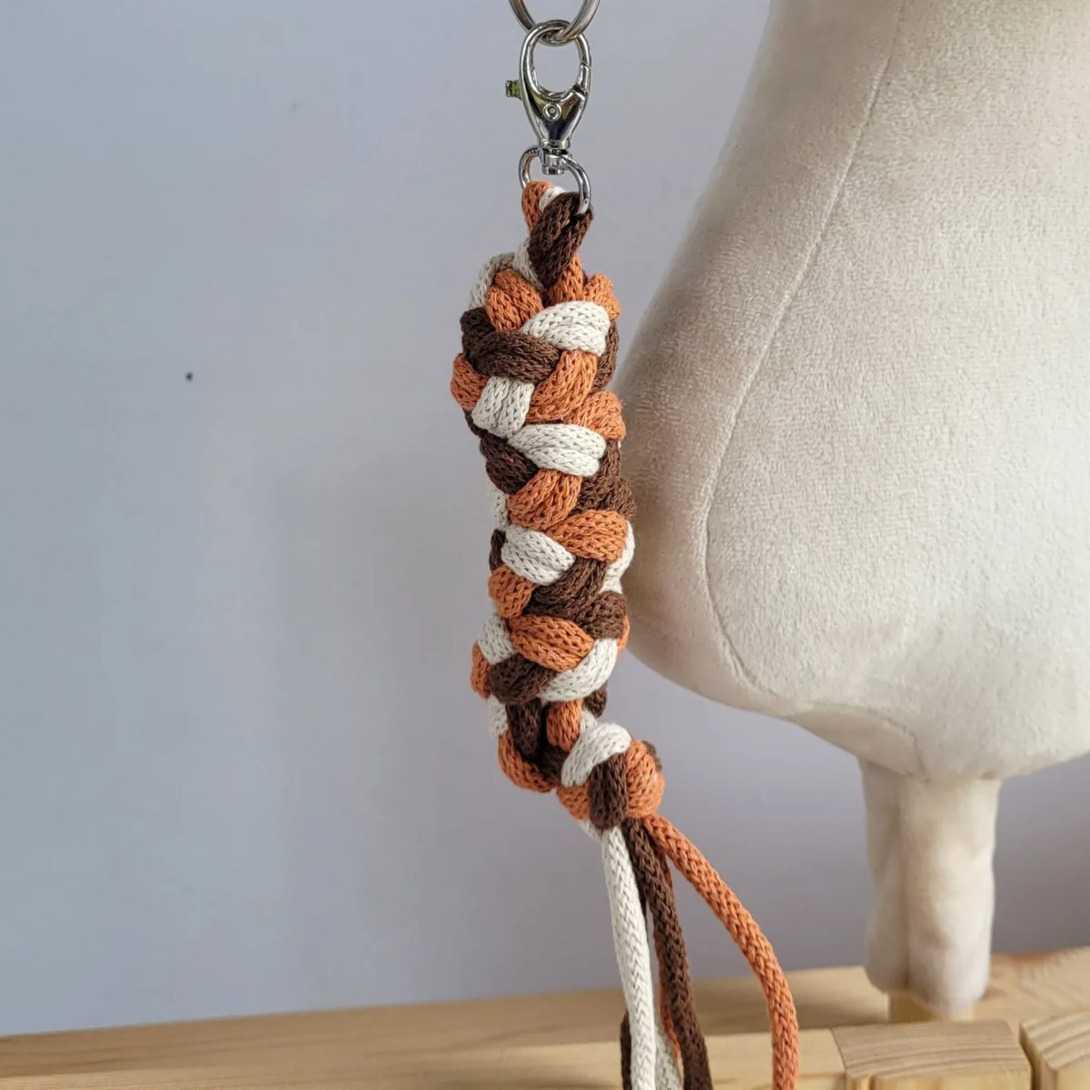 Pavadis „Hobby Horse“ žirgui iš dvigubos virvės, spalvos: smėlio ir violetinė