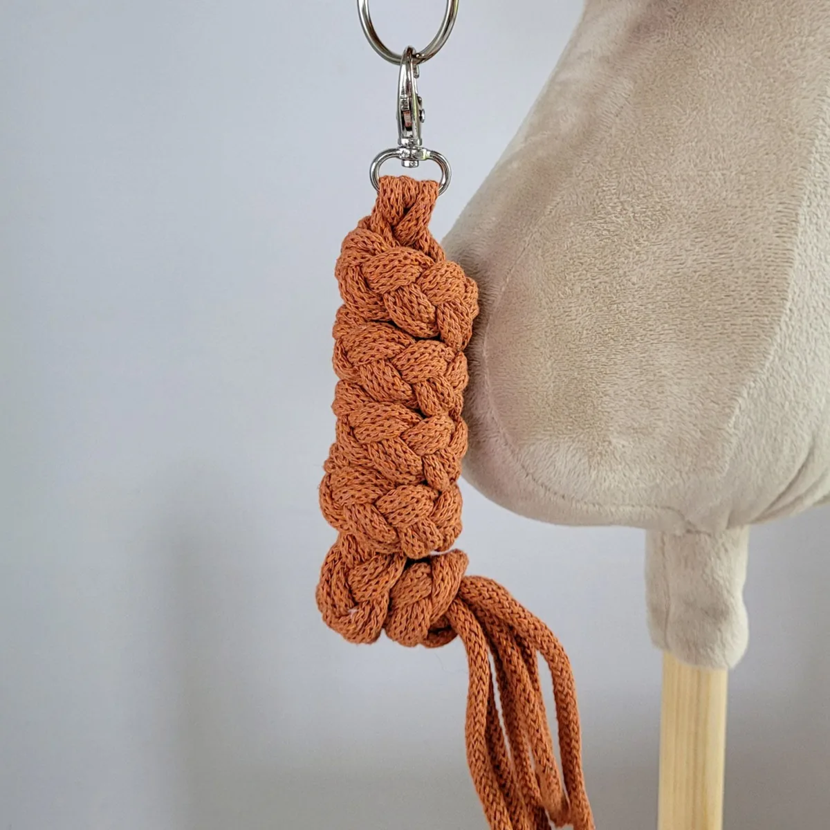 Pavadis „Hobby Horse“ žirgui iš dvigubos virvės, įvairių spalvų
