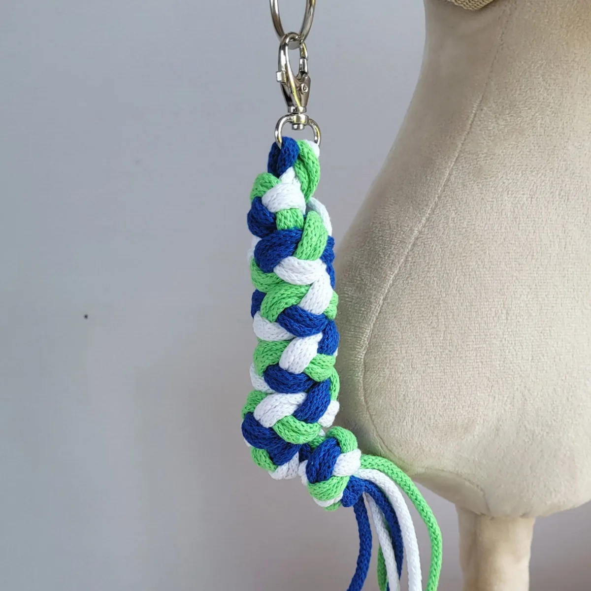 Pavadis „Hobby Horse“ žirgui iš dvigubos virvės, įvairių spalvų