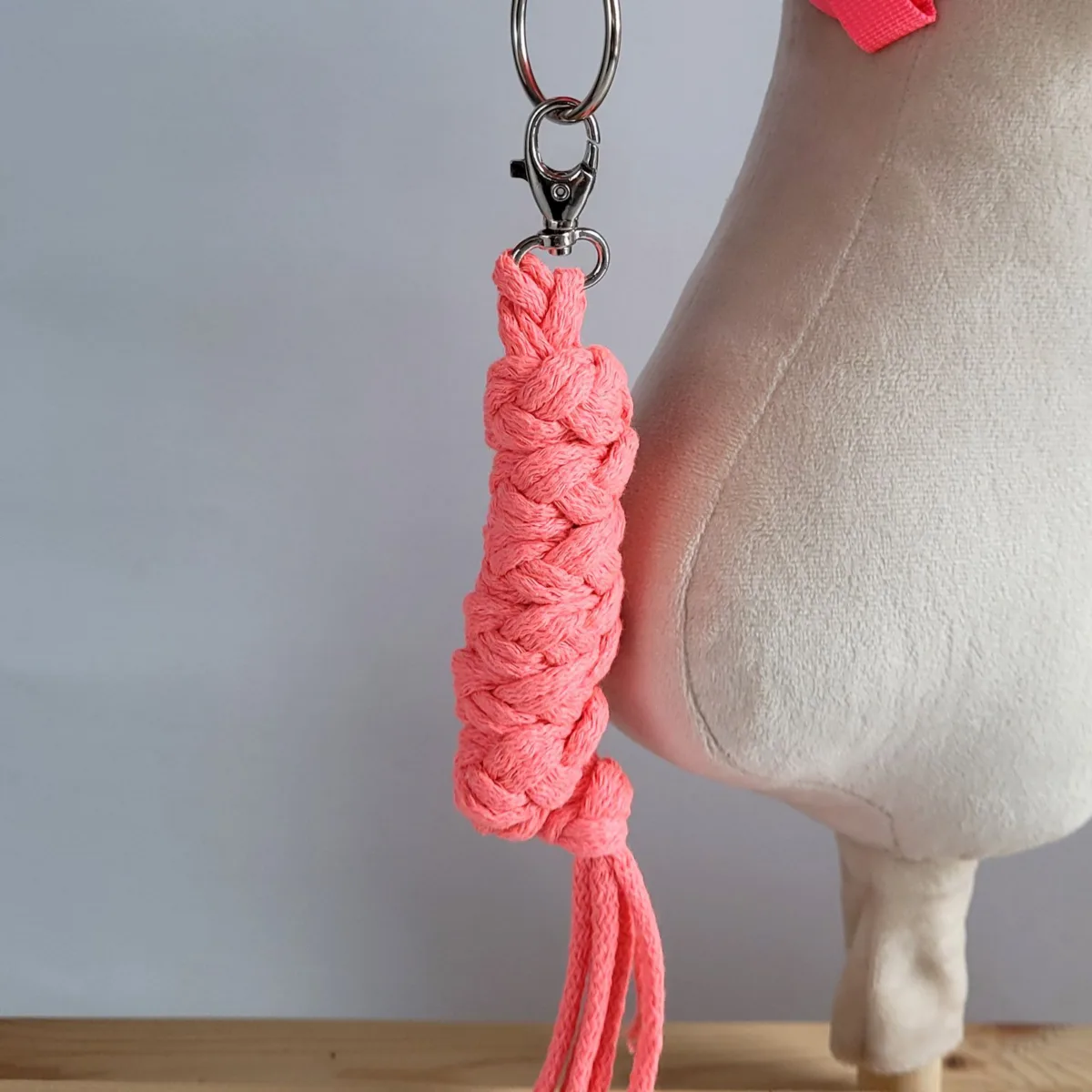 Pavadis „Hobby Horse“ žirgui iš dvigubos virvės, spalvos: raudona ir rožinė